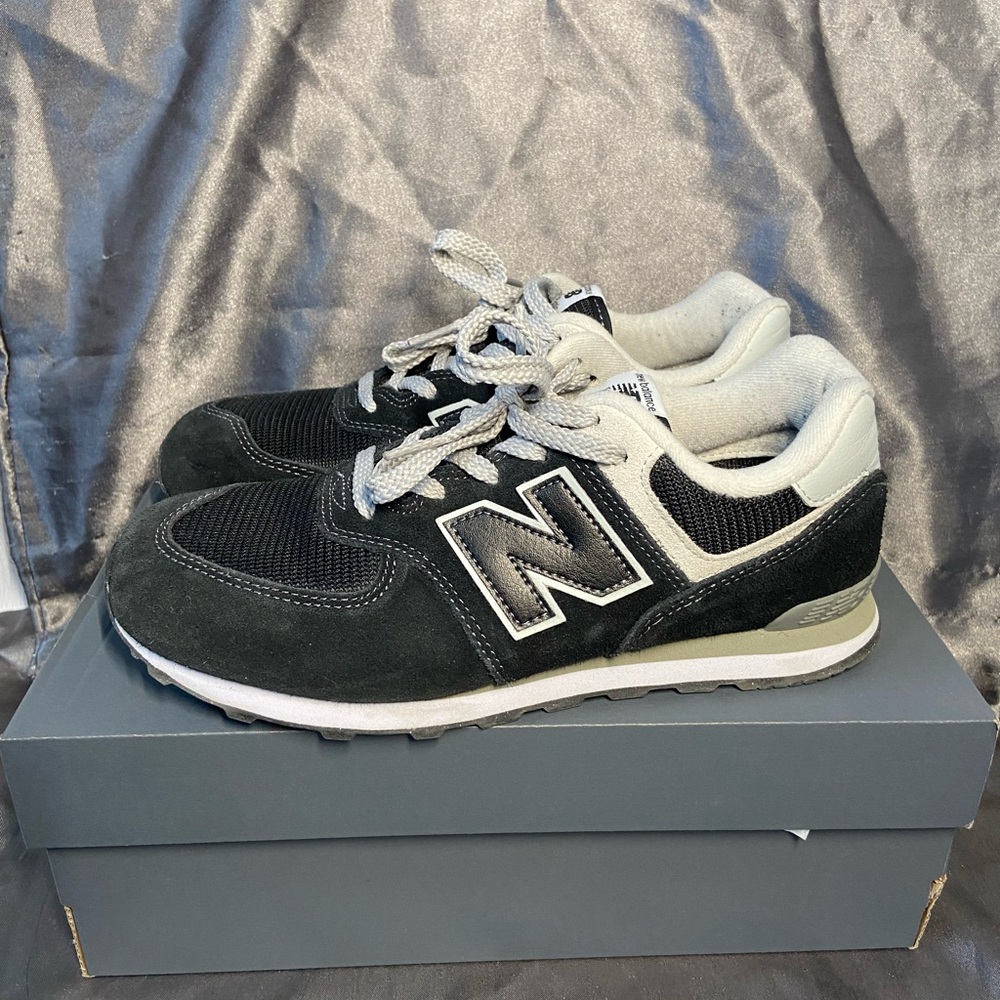 7.5W New Balance 574